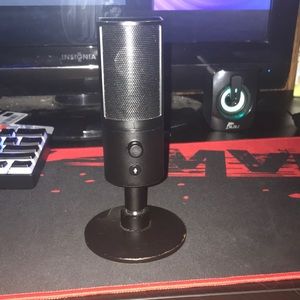 Razer Seirēn X - Black